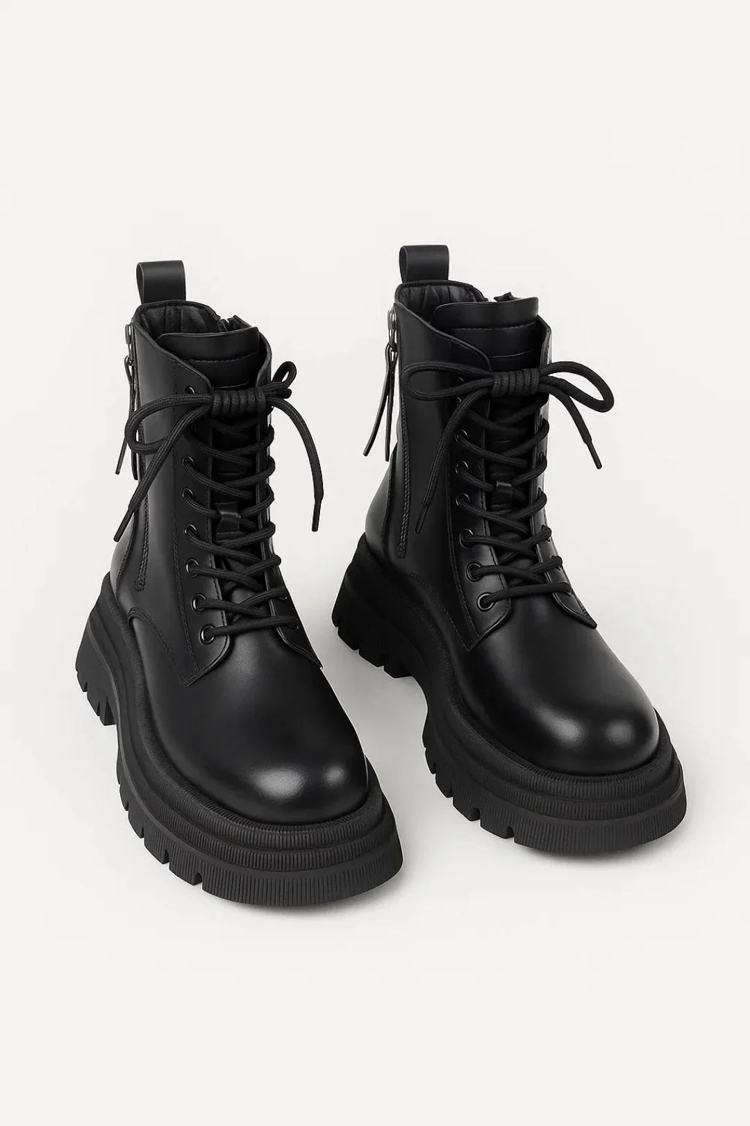 Women's Platform Ankle Boots in Black | lace up ankle boots | SAVINTARI