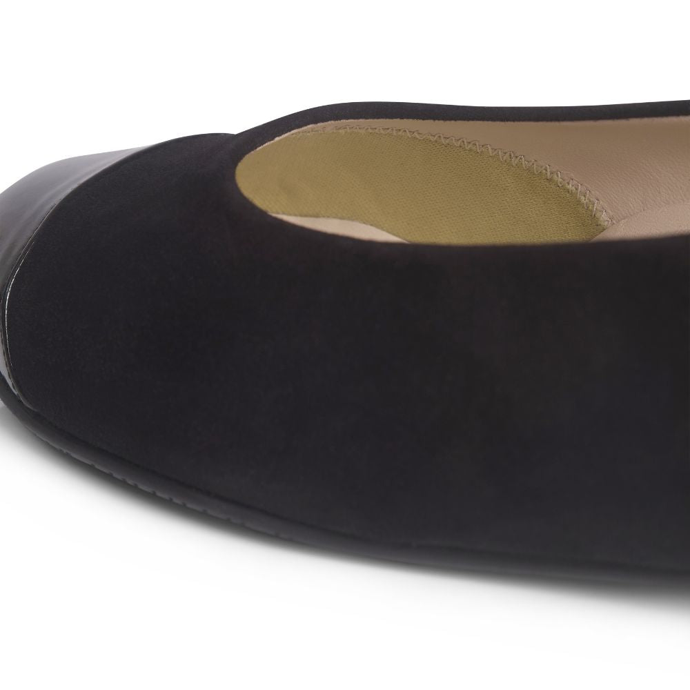Women's Black Suede Ballet Flats in Black view 4 | black suede ballet flats | SAVINTARI