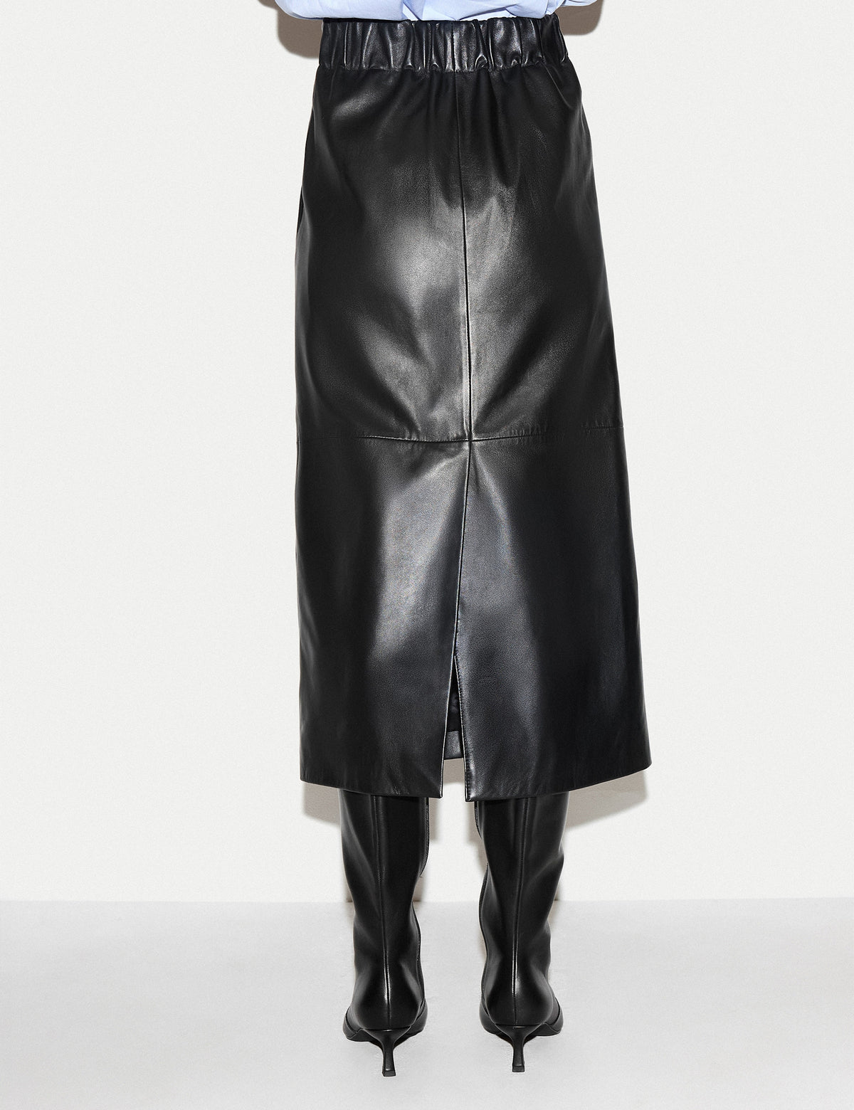 Women's Leather Skirt in Black view 4 | leather skirt | SAVINTARI