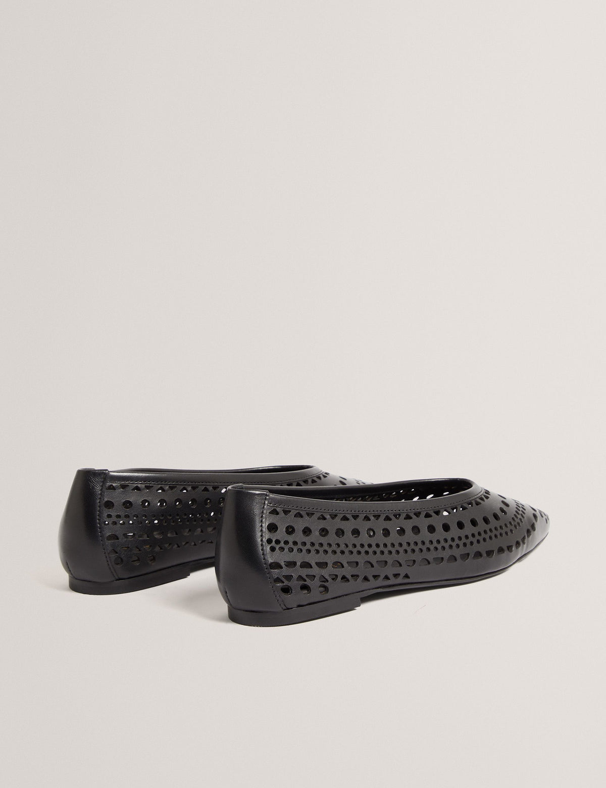 Women's Ballet Flats in Black view 4 | ballet flats | SAVINTARI