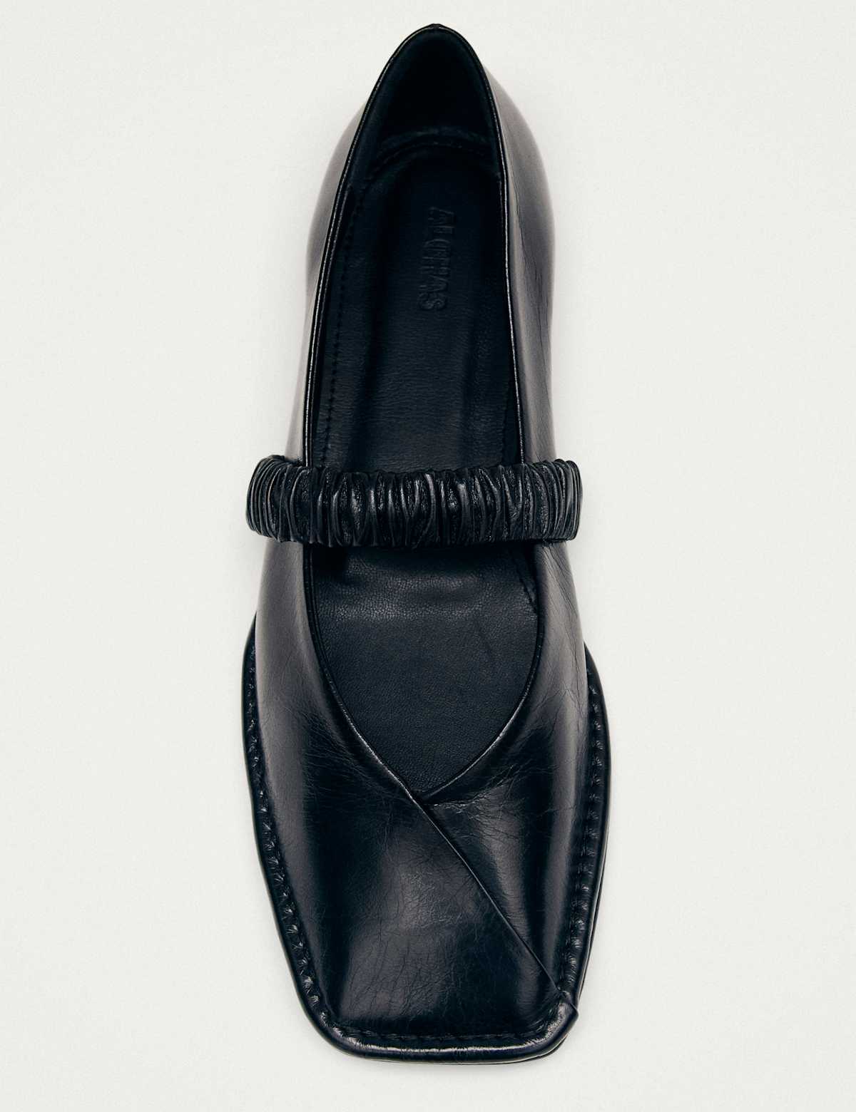 Women's Leather Slip On Flat Ballet Pumps - Black | SAVINTARI
