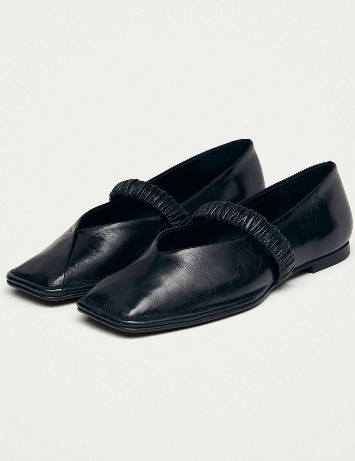 Women's Leather Slip On Flat Ballet Pumps - Black | SAVINTARI