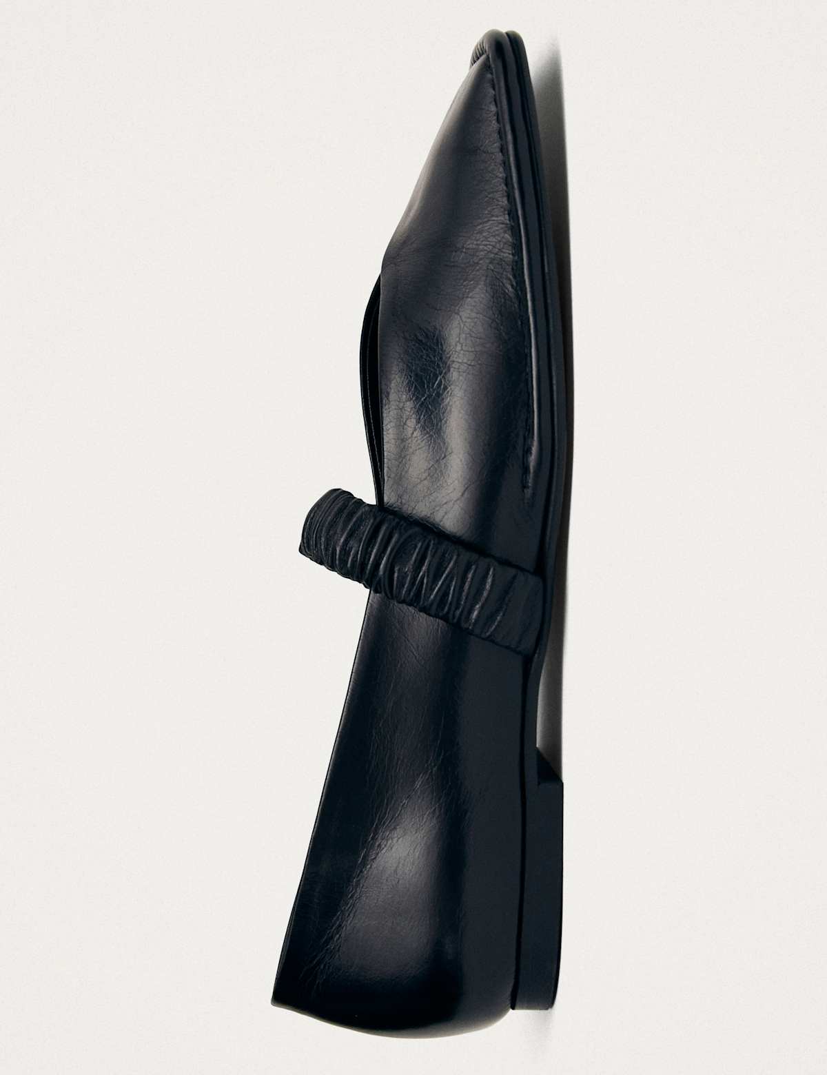 Women's Leather Slip On Flat Ballet Pumps - Black | SAVINTARI