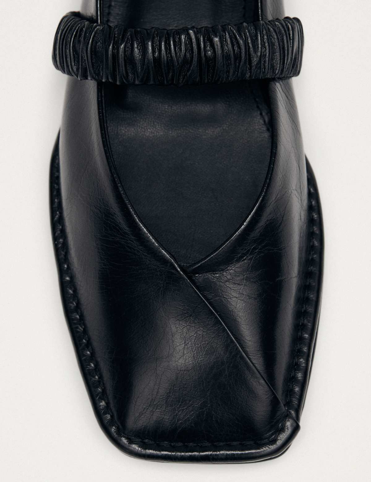 Women's Leather Slip On Flat Ballet Pumps - Black | SAVINTARI