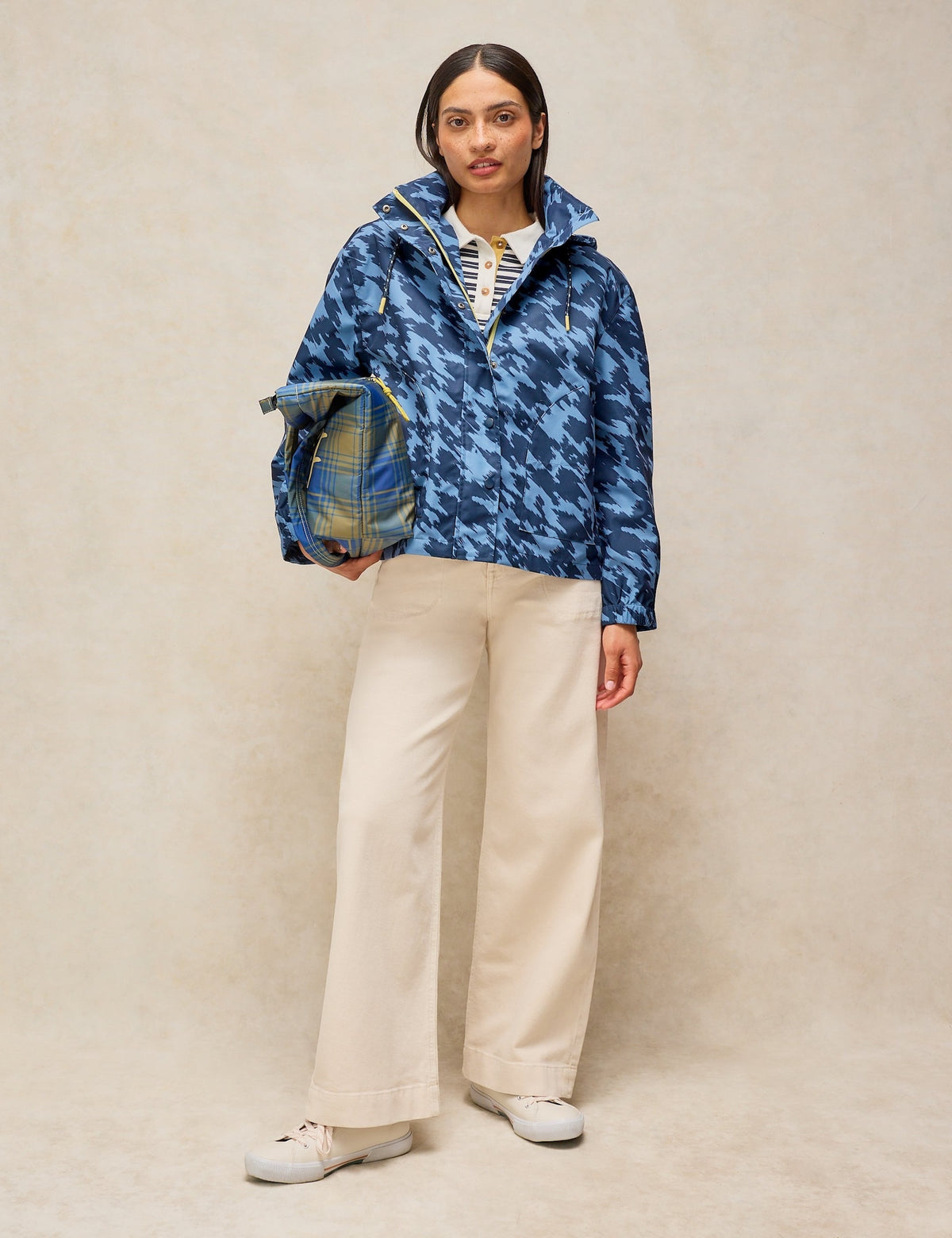 Women's Waterproof Jacket in Navy view 2 | waterproof jacket | SAVINTARI
