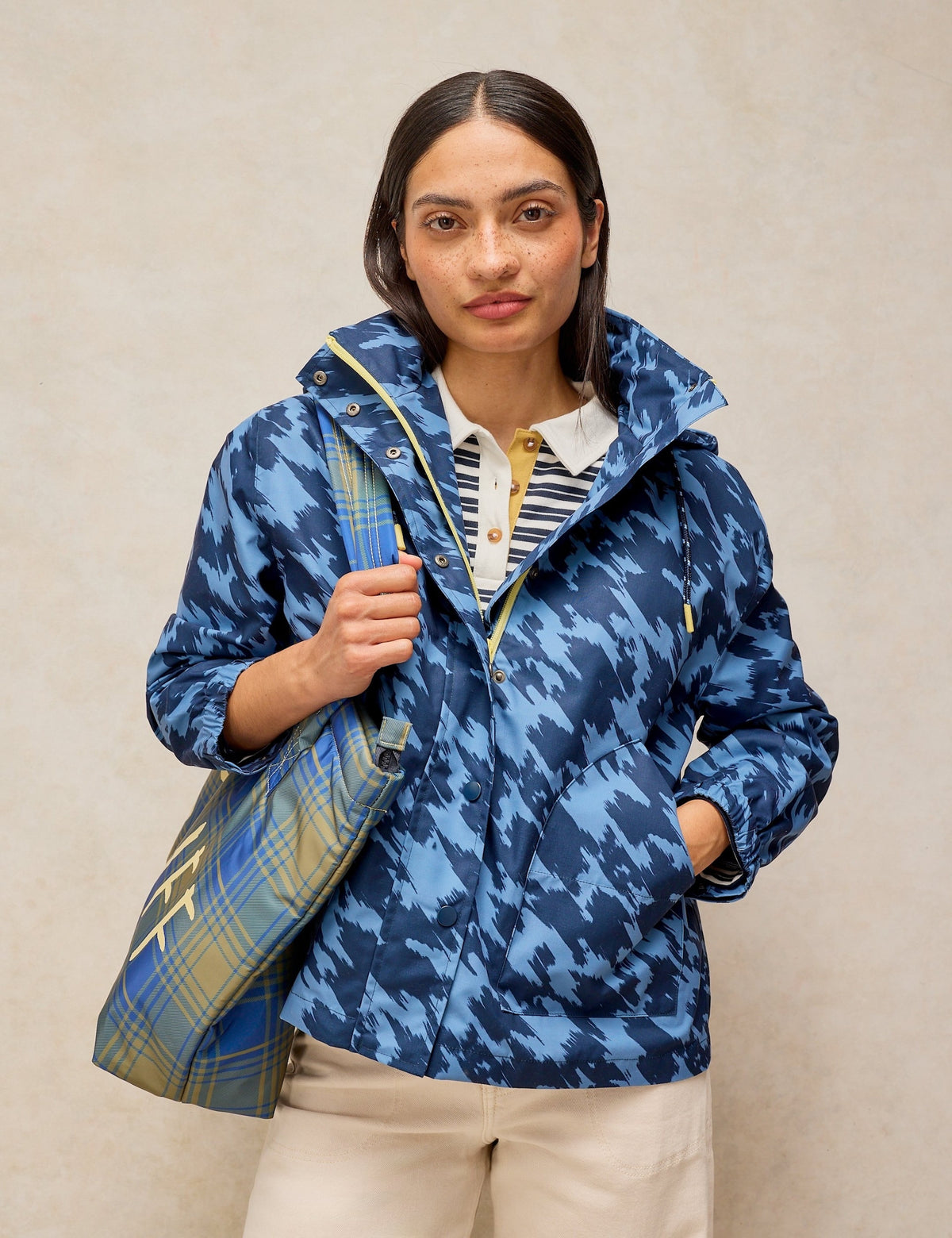 Women's Waterproof Jacket in Navy view 3 | waterproof jacket | SAVINTARI