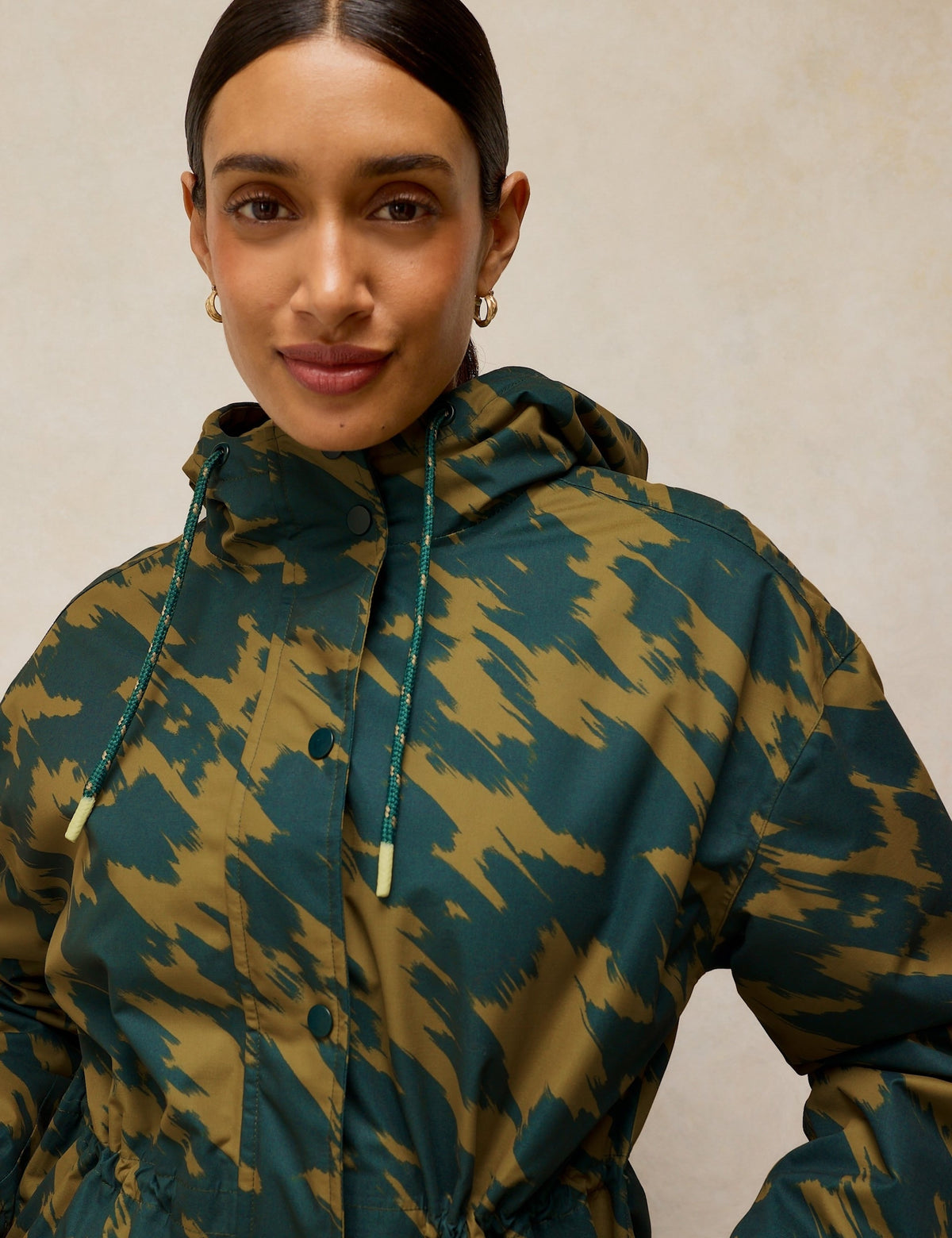 Women's Waterproof Jacket in Green view 5 | waterproof jacket | SAVINTARI