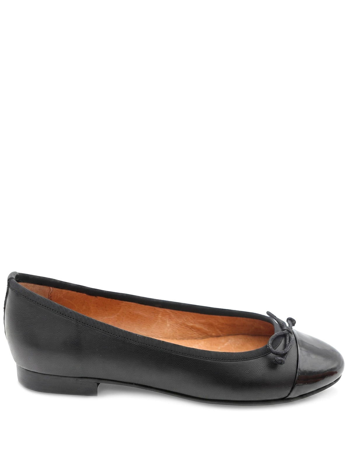 Women's Ballet Flats in Black view 2 | ballet flats | SAVINTARI