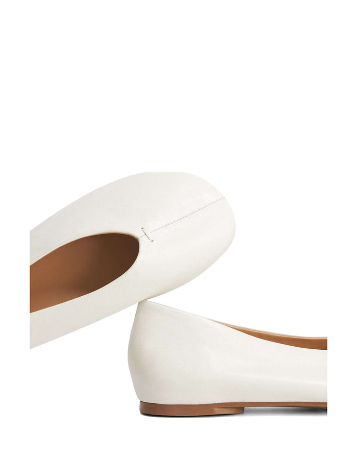 Women's Leather Flat Ballet Pumps - Ecru | Everyday Ballet Flats | SAVINTARI