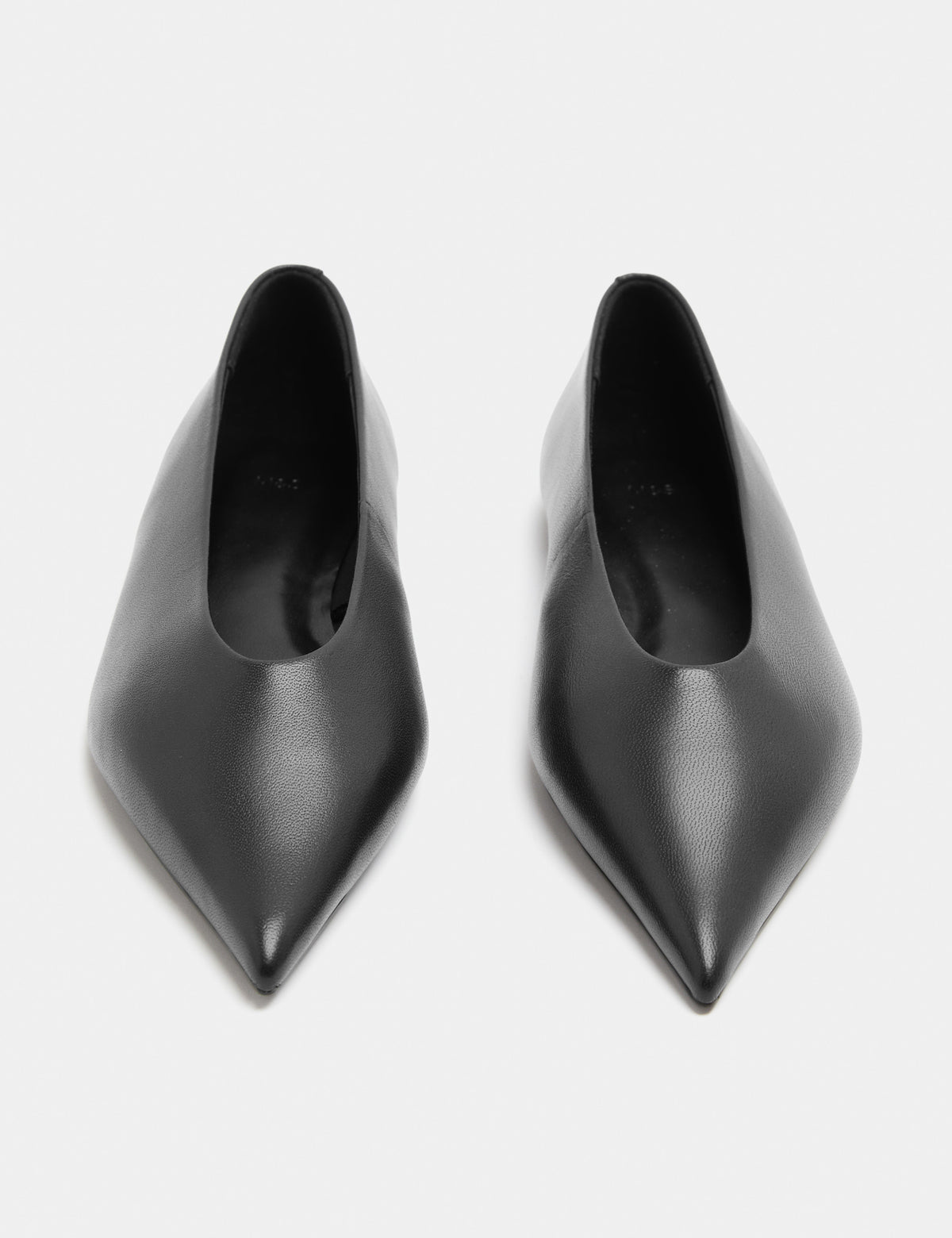 Women's Ballet Flats in Black view 2 | ballet flats | SAVINTARI