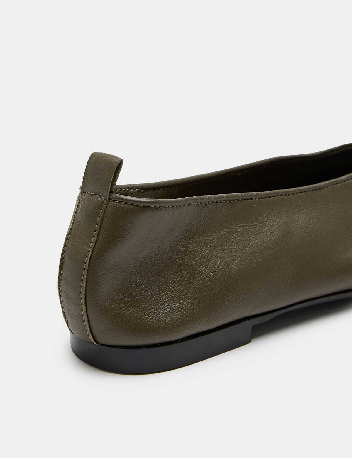 Women's Leather High Vamp Flat Ballet Pumps - Olive | SAVINTARI