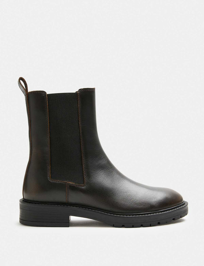 Leather Chelsea Boots With Cleated Sole · Brown