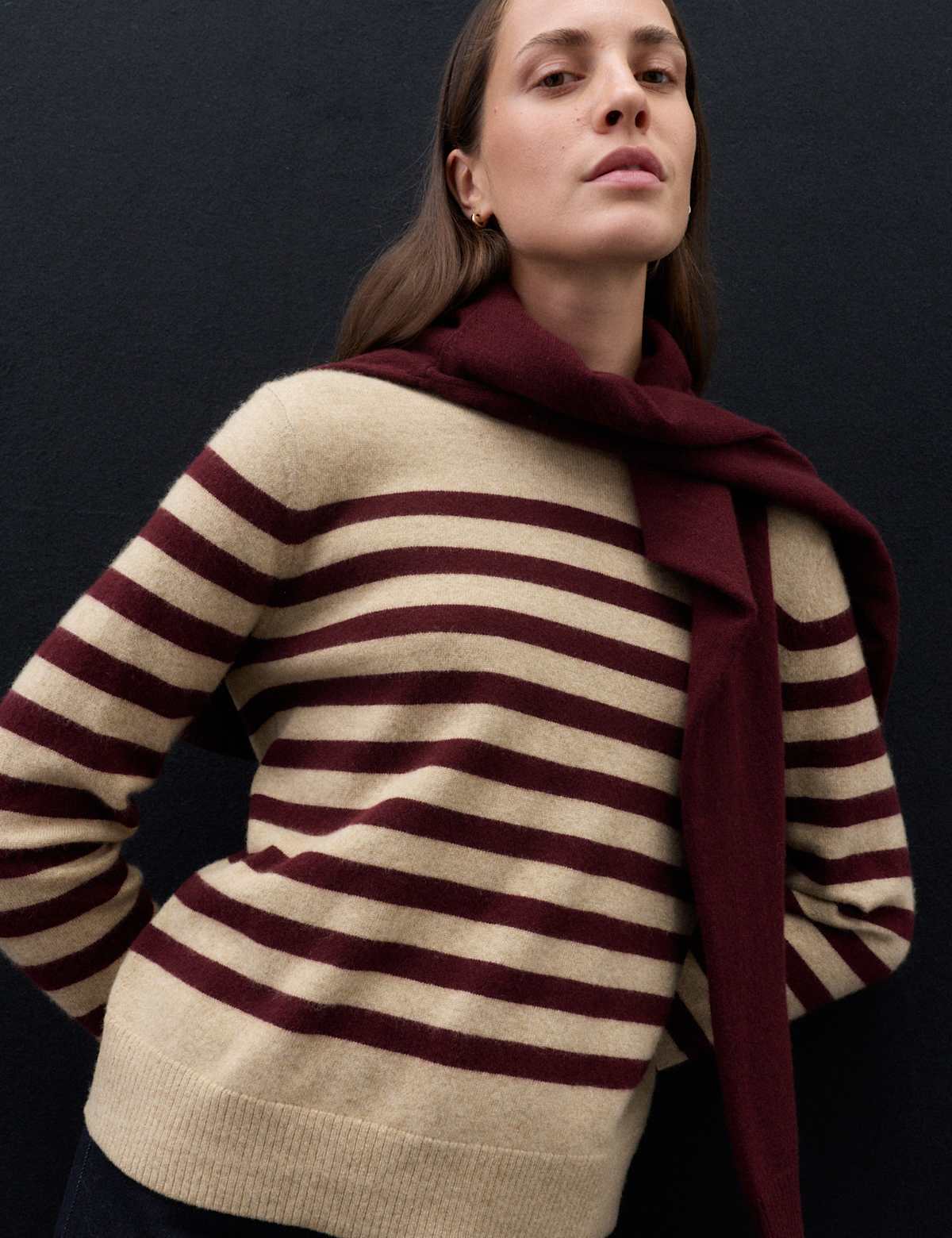 Women's Pure Cashmere Striped Crew Neck Jumper - Black | womens jumper | SAVINTARI