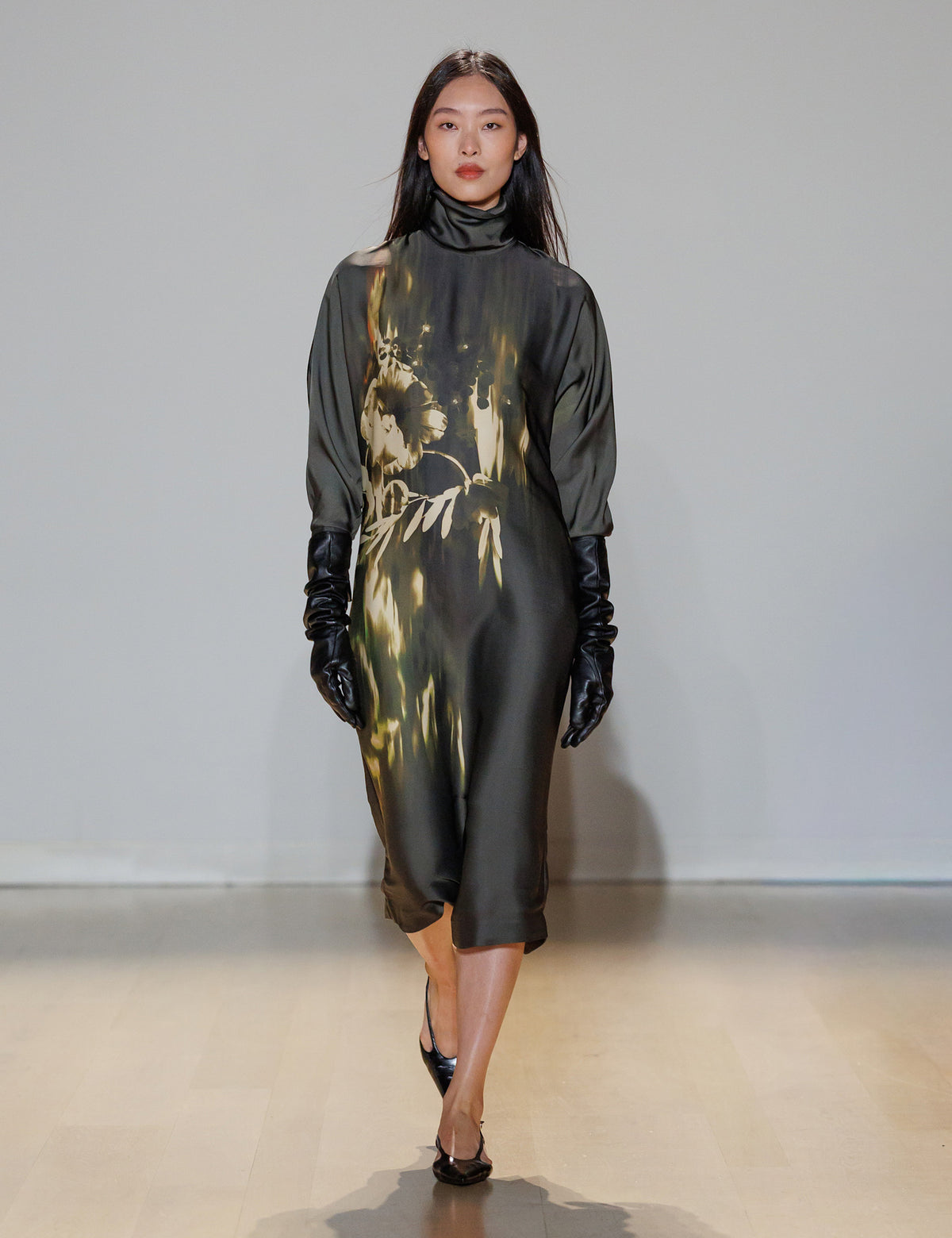 Women's Cocktail Dress in Black view 2 | cocktail dress | SAVINTARI