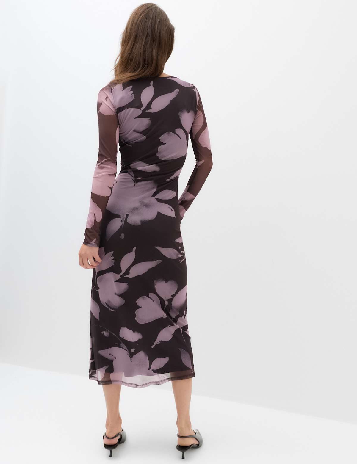 Women's Floral Bodycon Midi Dress with Long Sleeves - Black | midi dress | SAVINTARI