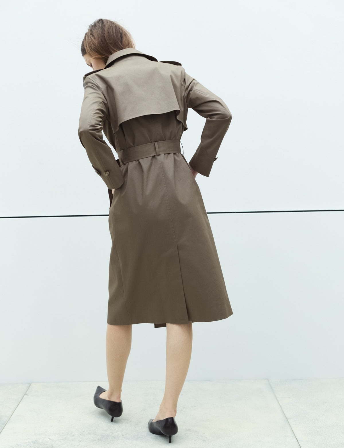 Women's Trench Coat in Khaki view 3 | trench coat | SAVINTARI
