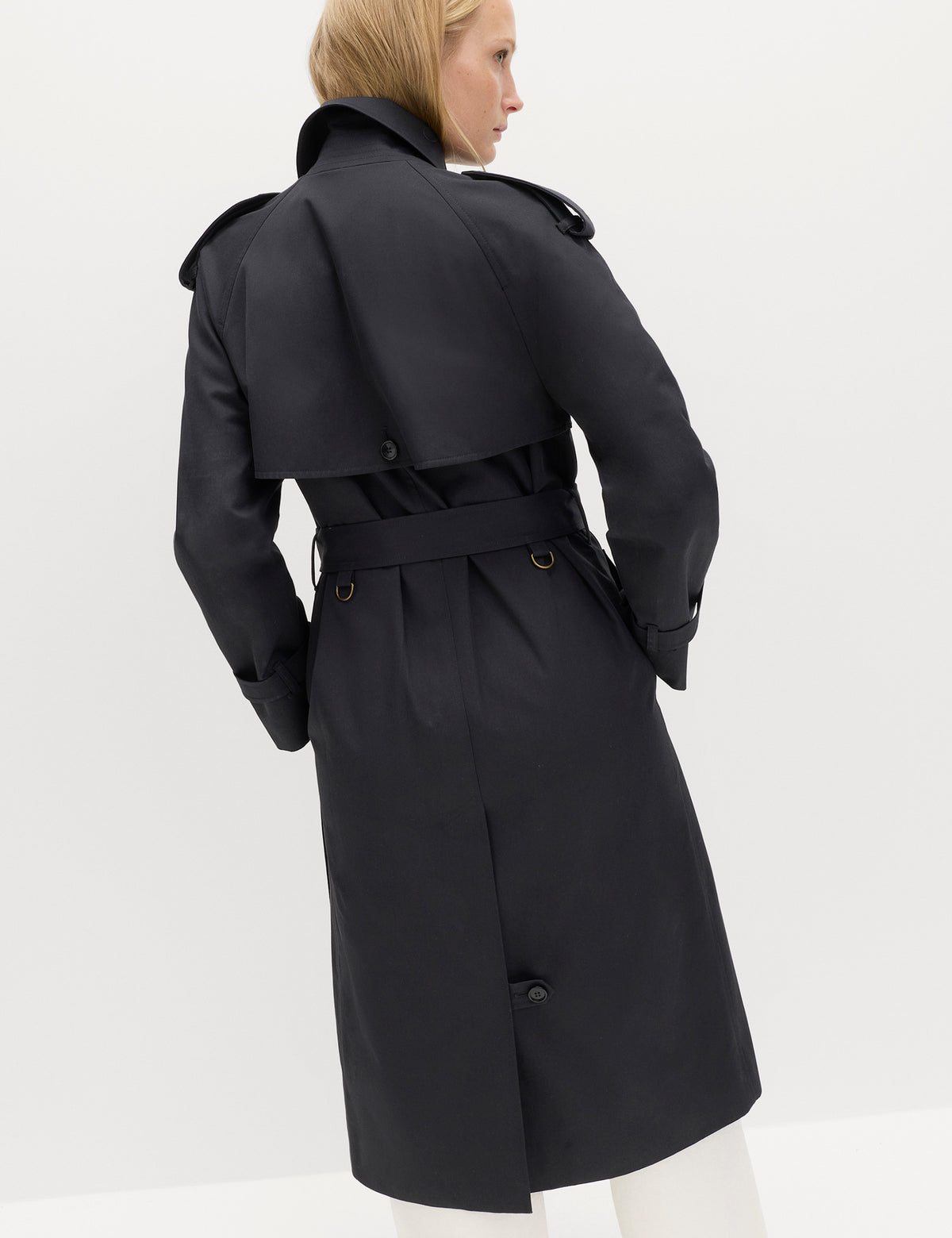 Women's Trench Coat in Black view 4 | trench coat | SAVINTARI