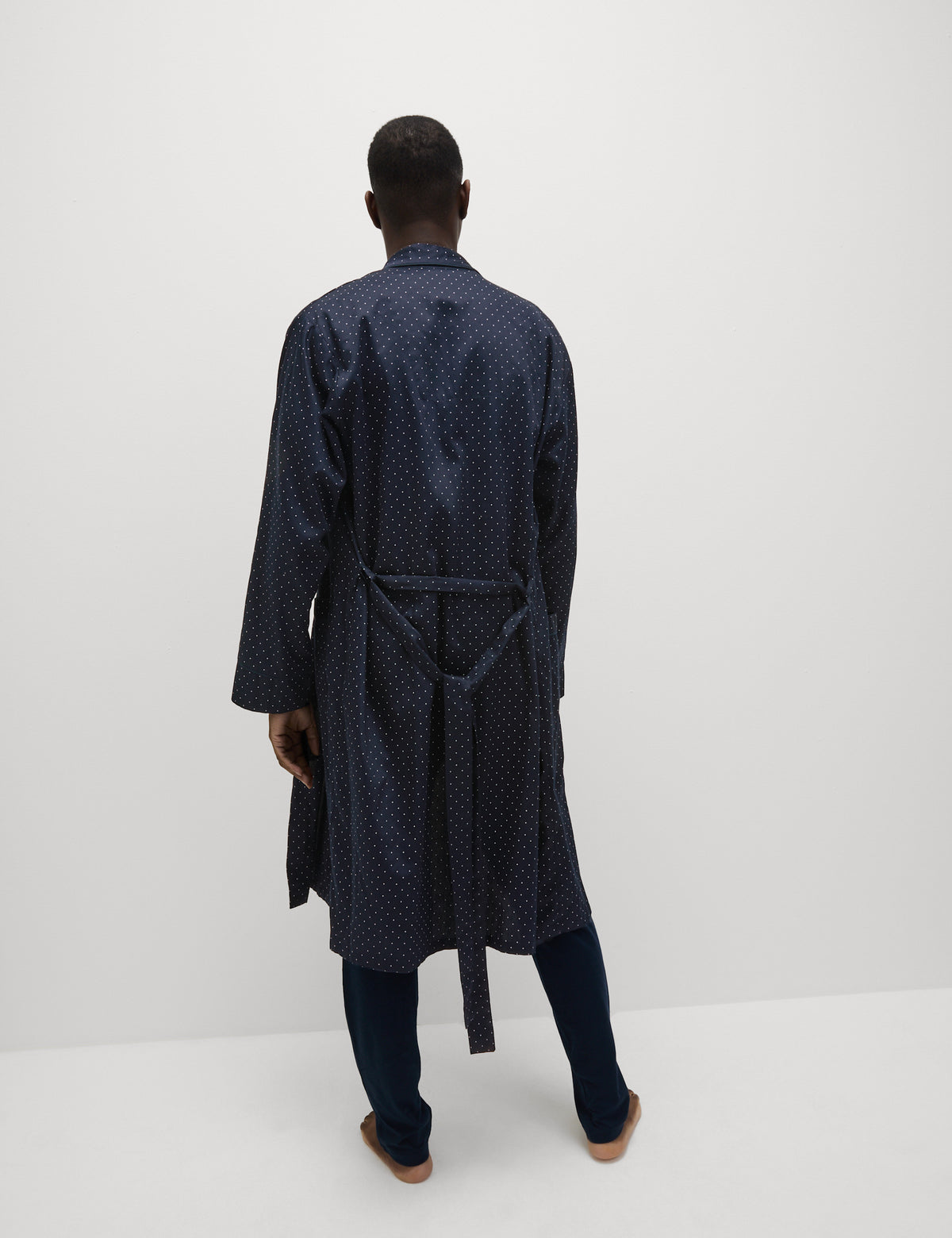 Men's Dressing Gown in Navy view 4 | dressing gown | SAVINTARI