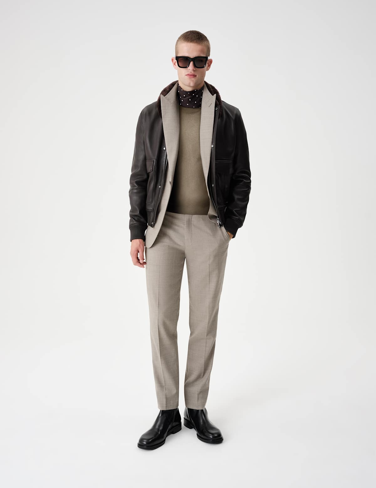 Women's Leather Shearling Collar Bomber Jacket - Black | leather jacket | SAVINTARI