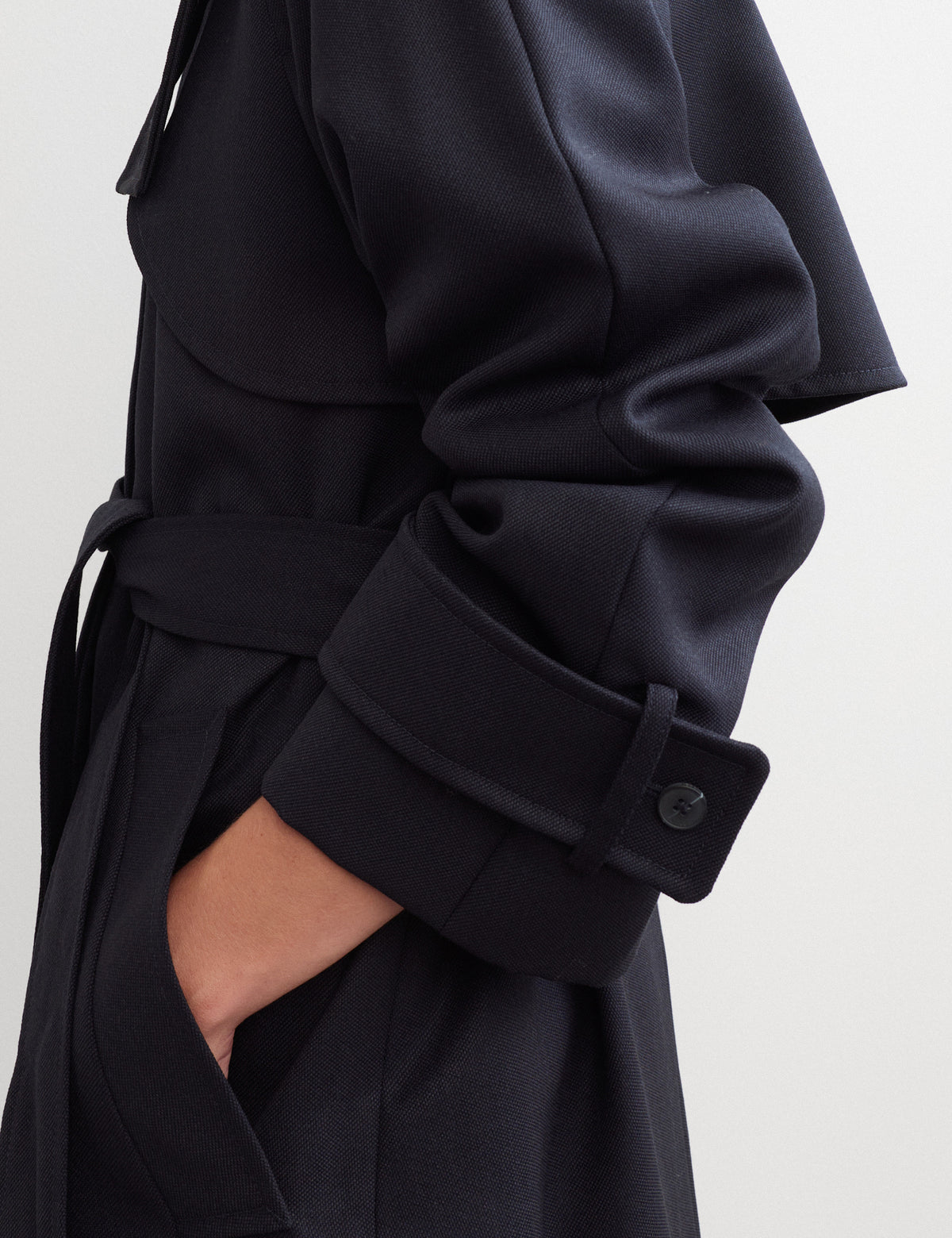 Women's Trench Coat in Navy view 4 | trench coat | SAVINTARI