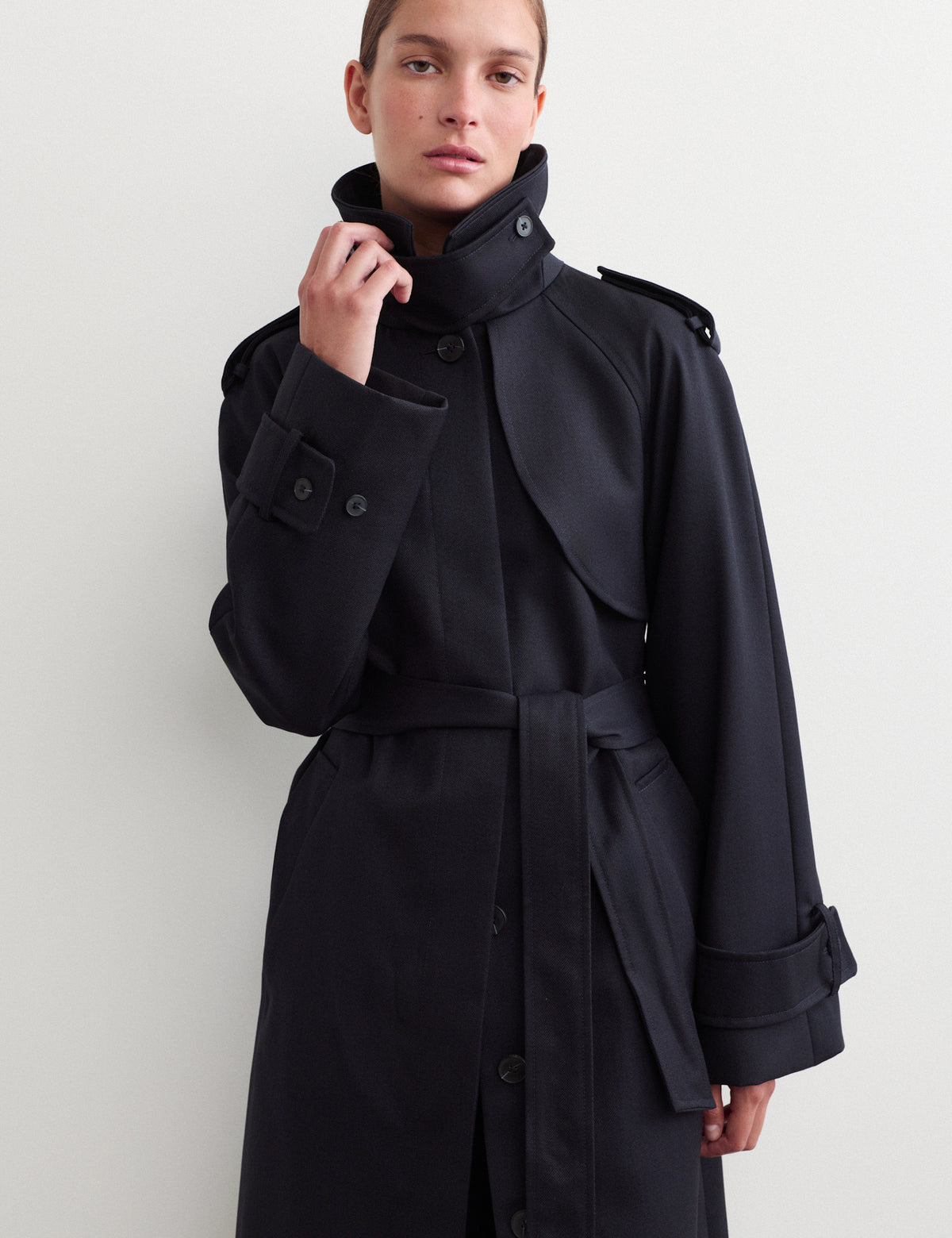 Women's Trench Coat in Navy view 5 | trench coat | SAVINTARI