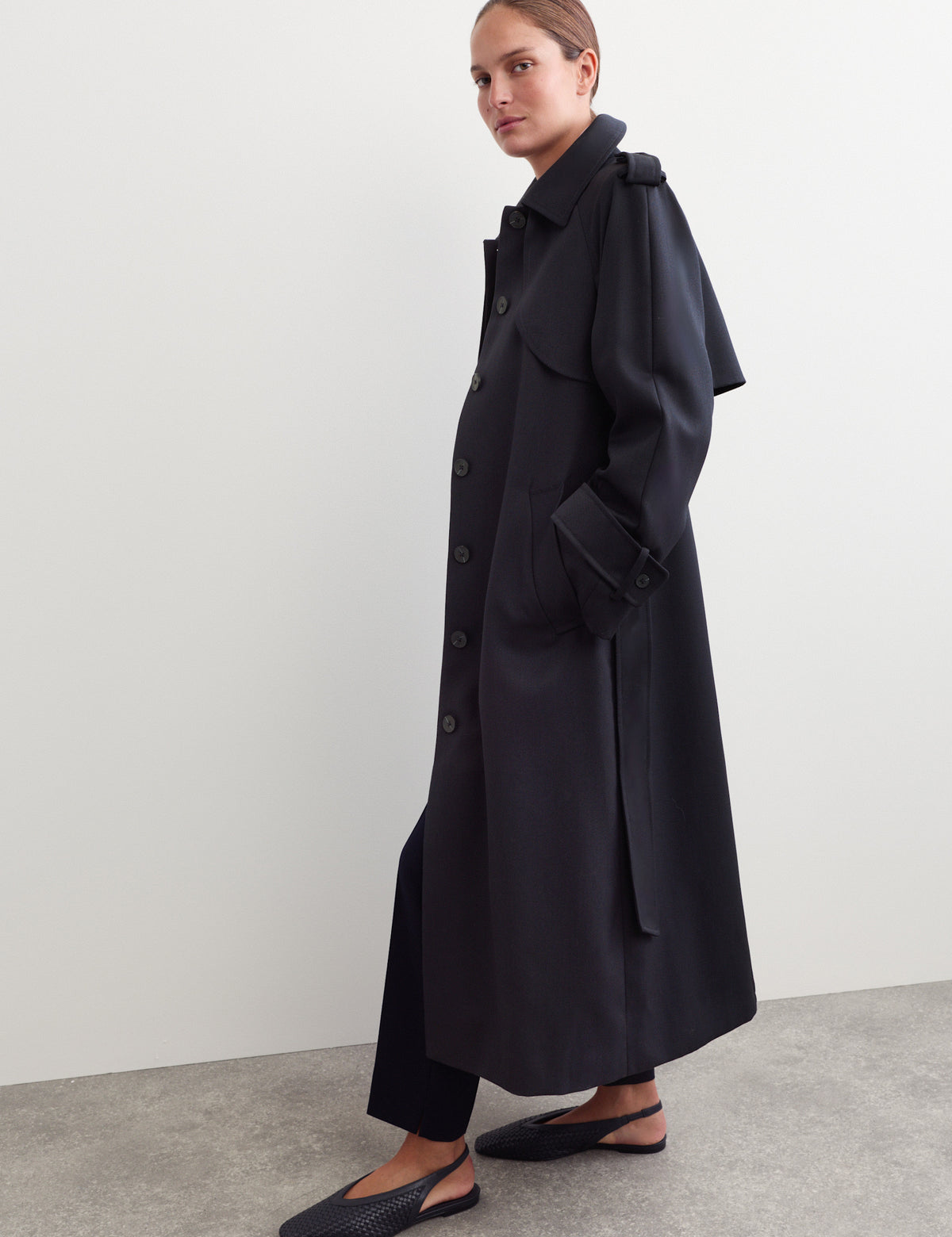 Women's Trench Coat in Navy view 6 | trench coat | SAVINTARI