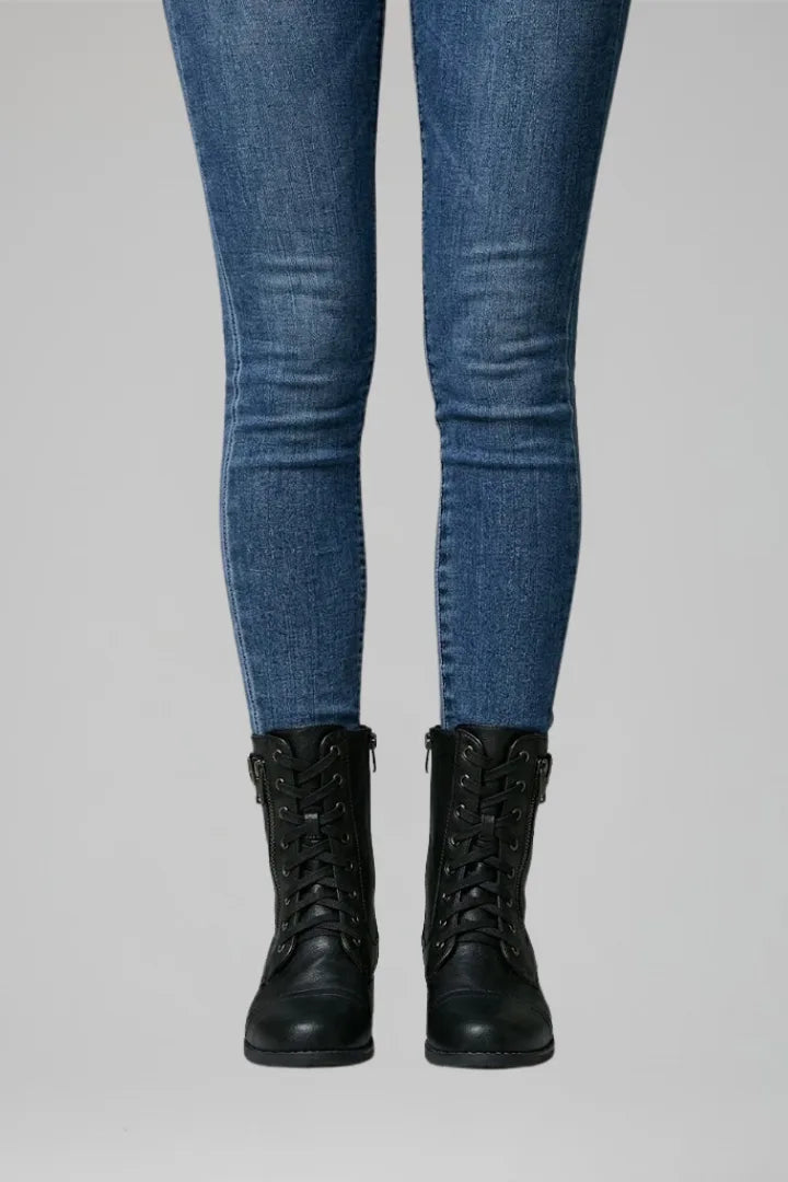 Women's Lace-Up Ankle Boots in Black | lace up ankle boots | SAVINTARI