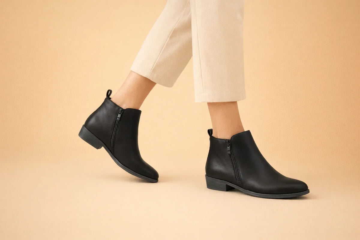 Women's Leather Ankle Boots in Black | black ankle boots | SAVINTARI